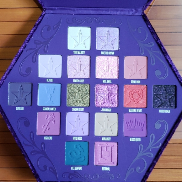 Jeffree Star Eyeshadow Palette Blood Lust - Picture 7 of 10